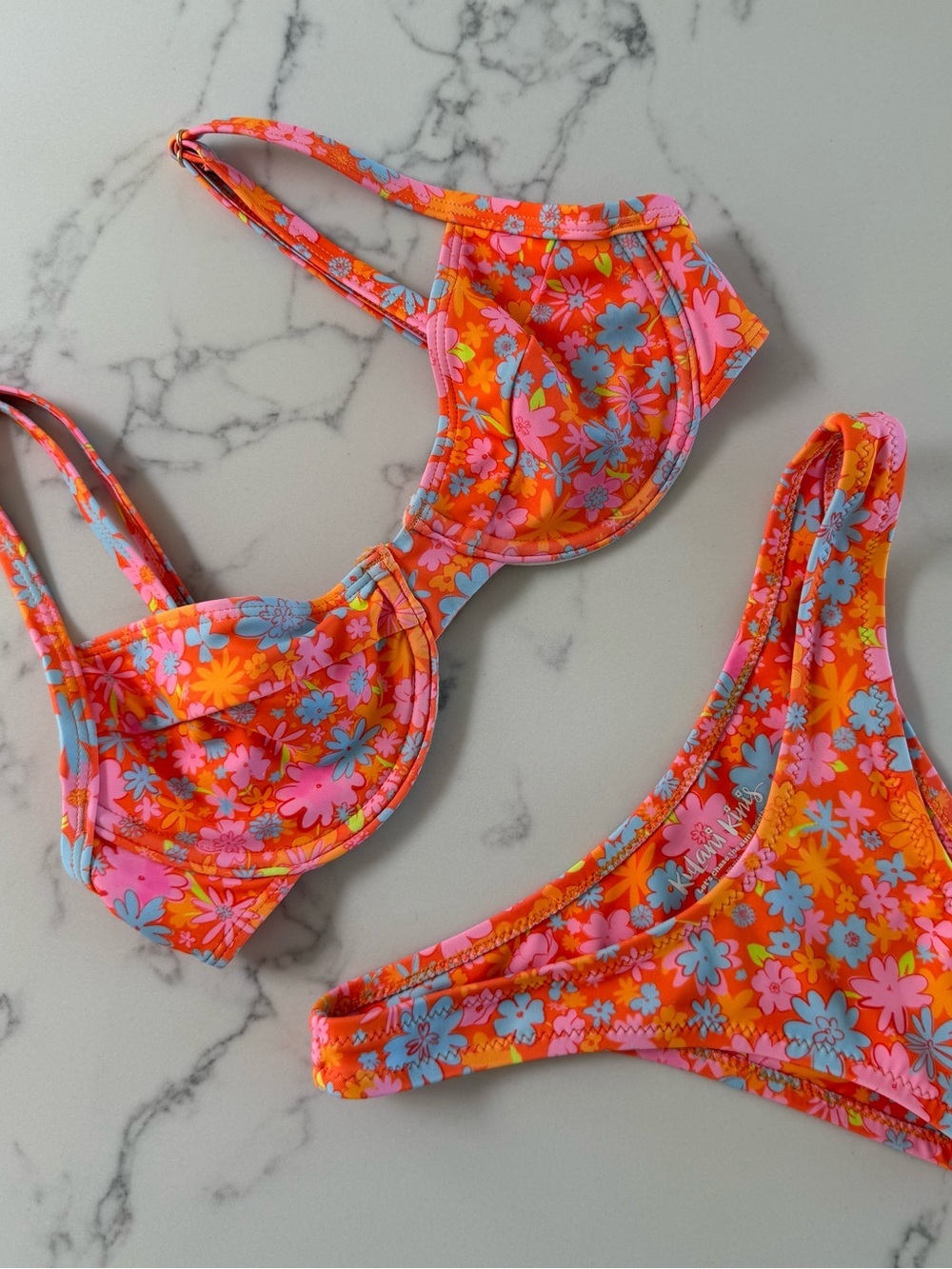 Kulani Kinis Underwire Top & Vintage V Bottom Bikini - Dandelion Daze - Size XS